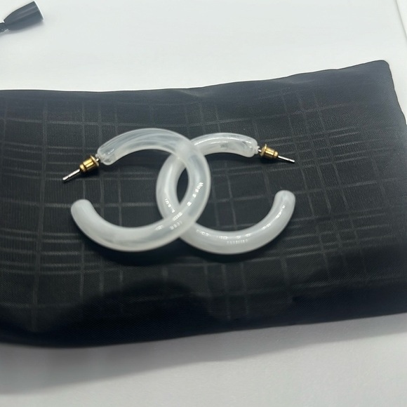 Chunky White Acrylic Hoop Earrings | Lucite Resin Hoops | Statement Jewelry - Picture 10 of 16